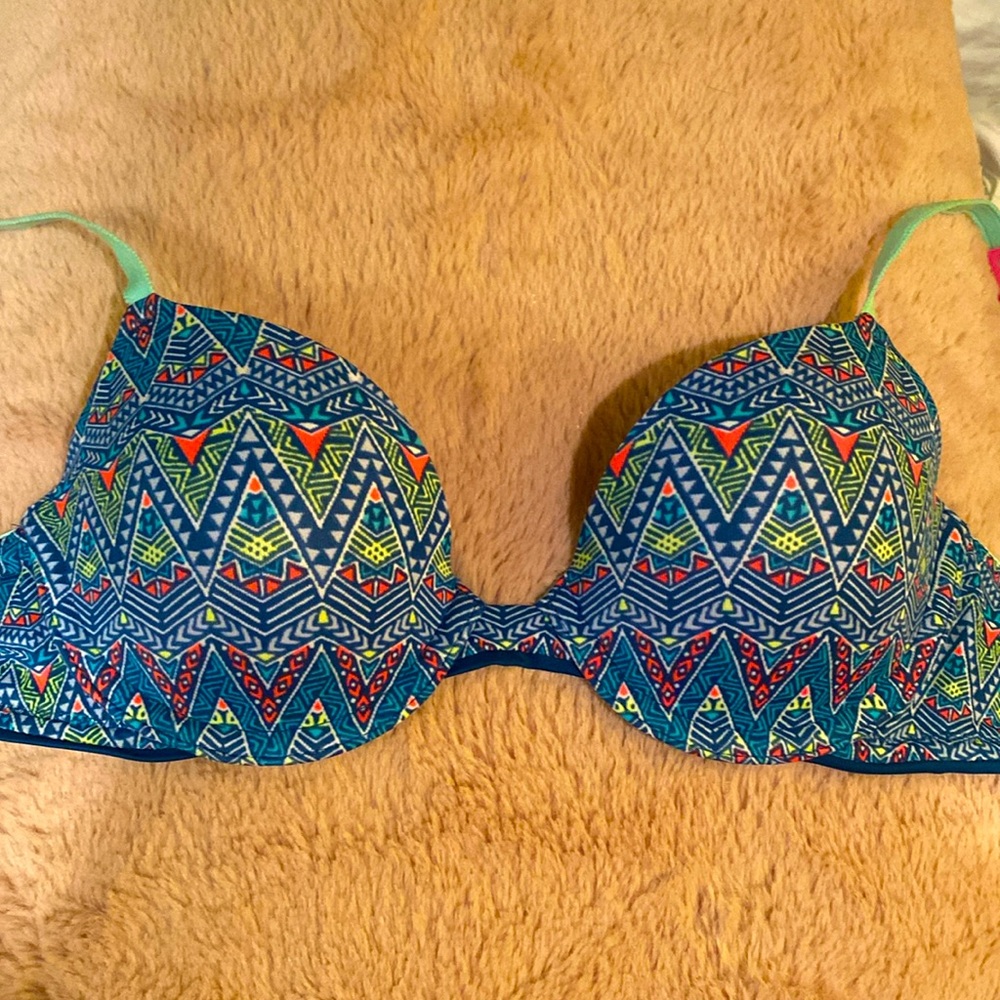 Victoria’s Secret PINK bra